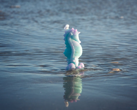 Seahorse 1.5oz Beeswax candle